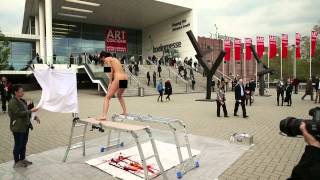 The "PlopEgg" Painting Performance #1  Art Cologne 2014 