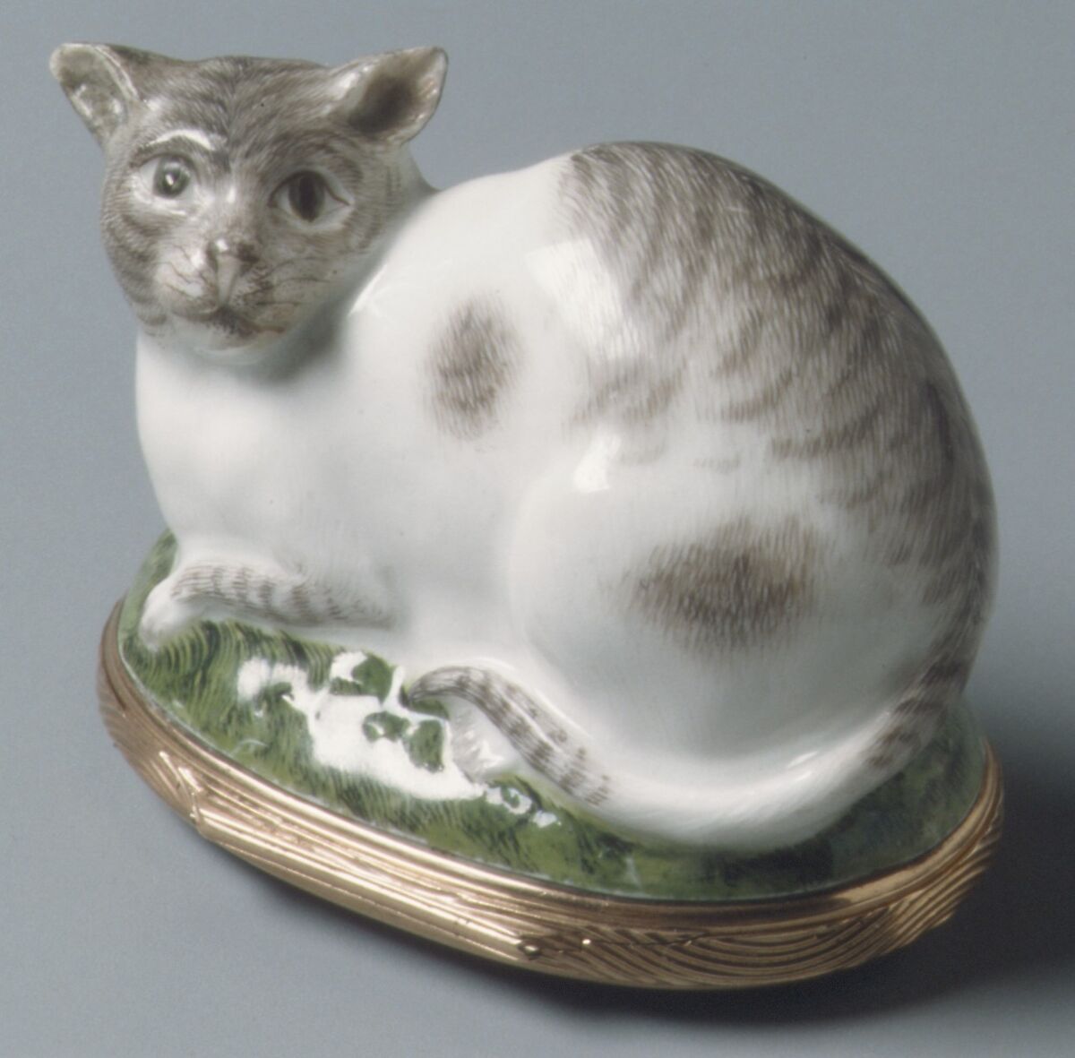 Snuffbox in the form of a grey cat