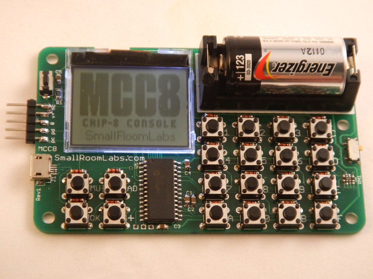 GitHub - mengstr/MCC8: PCB with PIC24-based Chip-8 emulator · GitHub