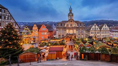 https://cn.bing.com/th?id=OHR.HallXmasMarket_ZH-CN8059544504&w=384&h=216