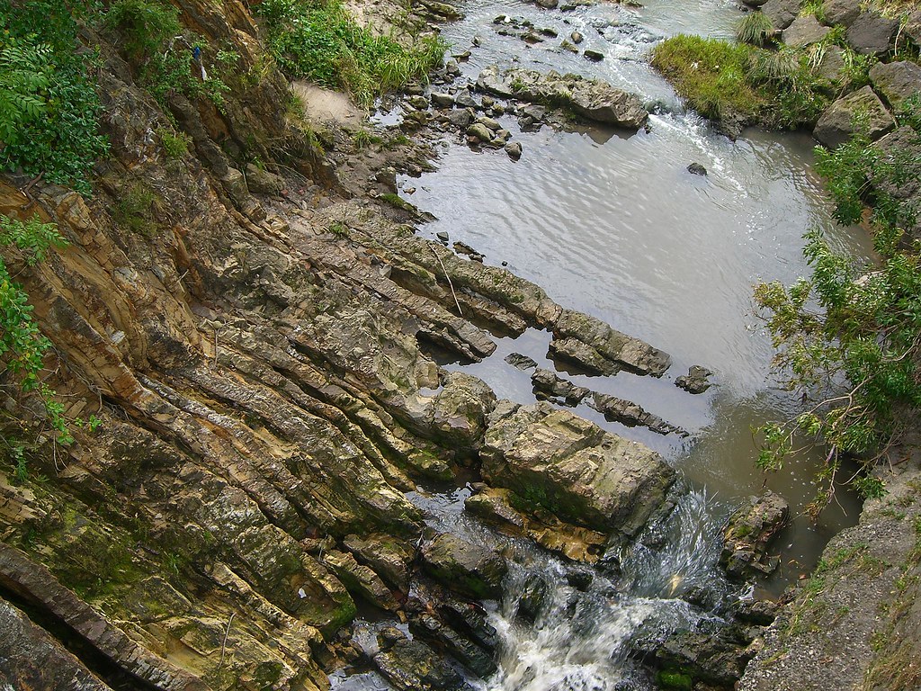 Rock strata - Gardiners Creek, East Malvern