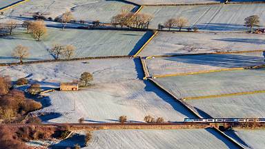 Vale of Edale, Peak District, England (© John Finney/Getty Images)