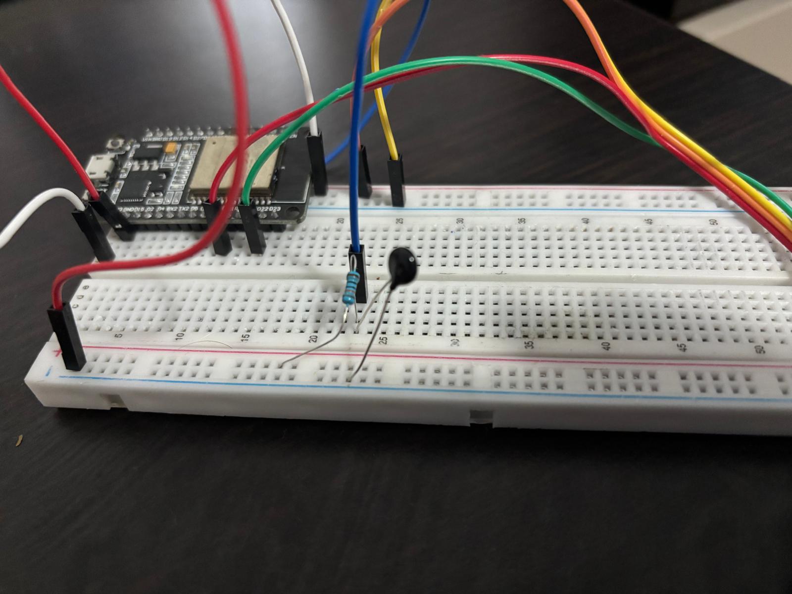 GitHub - slimeizZZz/Temperature-Sensor