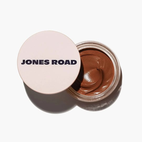 what-the-foundation-jones-road-beauty-1