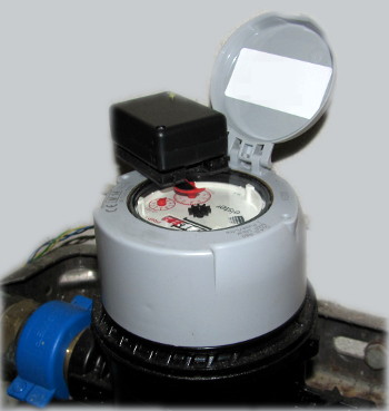 Water meter with infrared light barrier