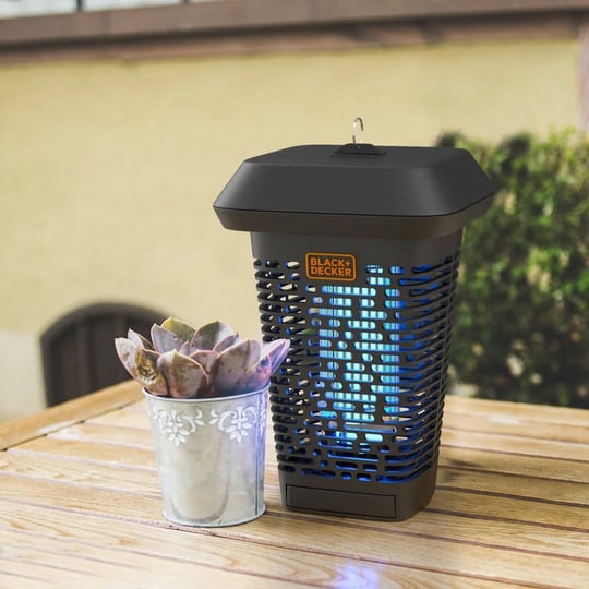 blackdecker-bdpc912-outdoor-hanging-bug-zapper-1
