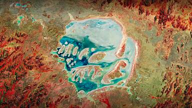 The Acraman crater, Australia (© USGS/NASA Landsat data/Orbital Horizon/Gallo Images/Getty images)
