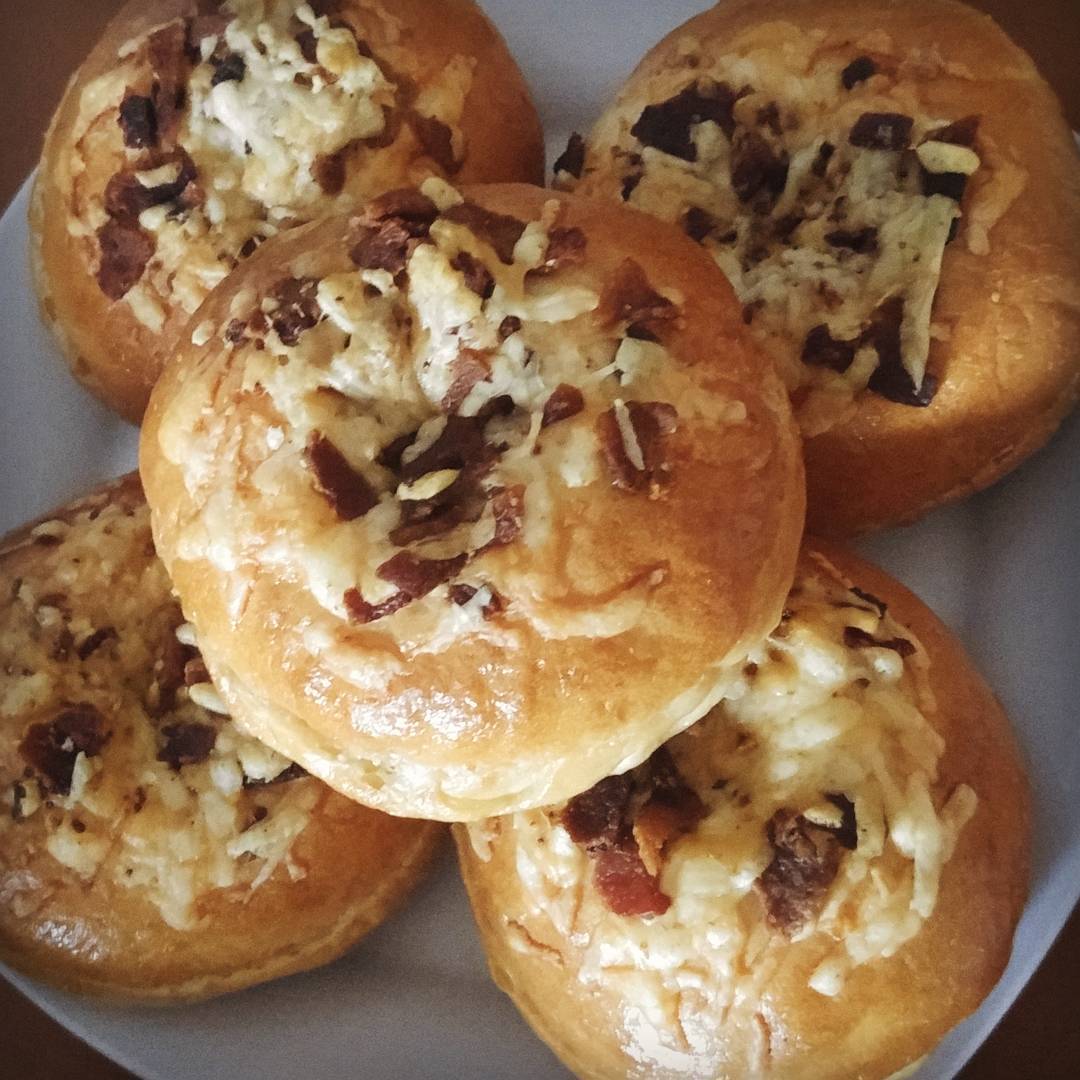 Image of bagels on a plate