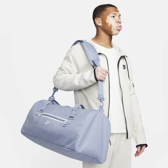 nike-elemental-premium-duffel-bag-45l-1