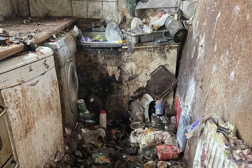 https://www.walesonline.co.uk/news/uk-news/inside-filthy-home-swamped-rubbish-23756228