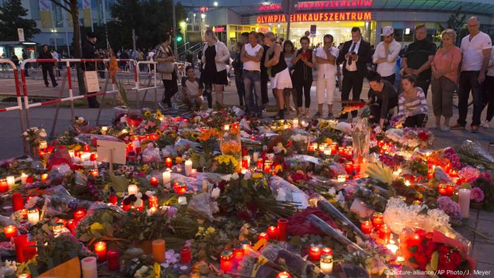 Nach Amoklauf am Olympia Einkaufszentrum in München Trauer