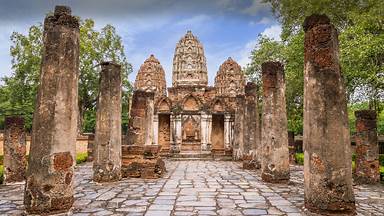 Wat Sri Sawai in Sukhothai Historical Park, Thailand (© Casper1774 Studio/Shutterstock)