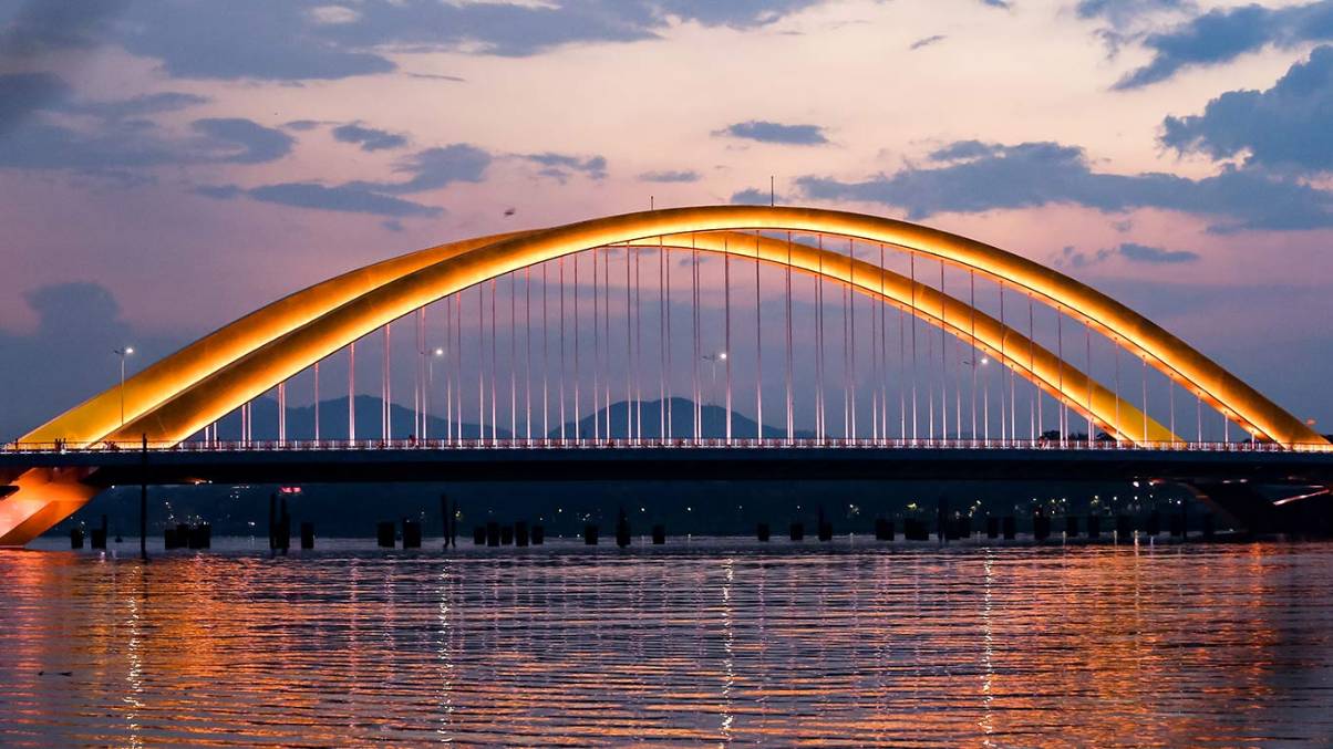 https://cn.bing.com/th?id=OHR.VietnamBridge_ZH-CN6134321119&w=1204&h=677