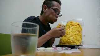 Crazy Whopper Round Two: RN24 vs. 1,000 slices of cheese ハンバーガーにチーズを1000枚追加して食べる